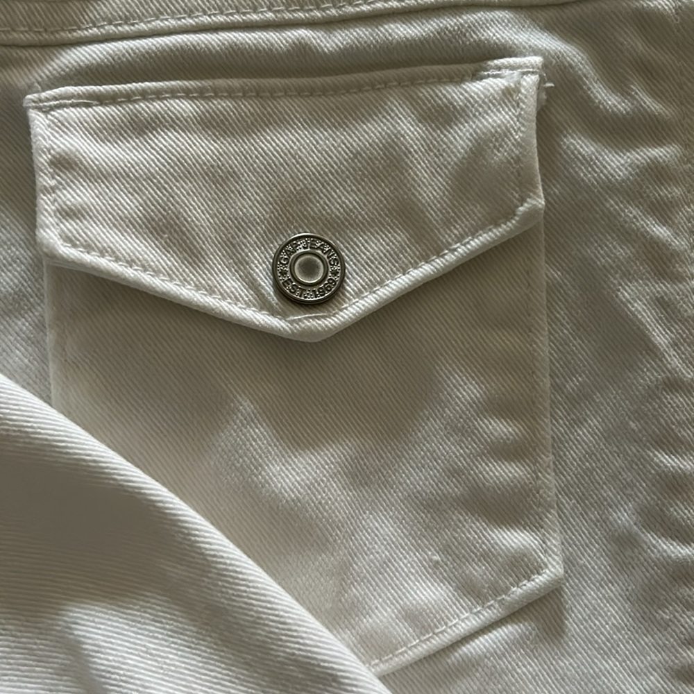 GAP Women's White Jean Jacket Size M - Picture 4 of 9